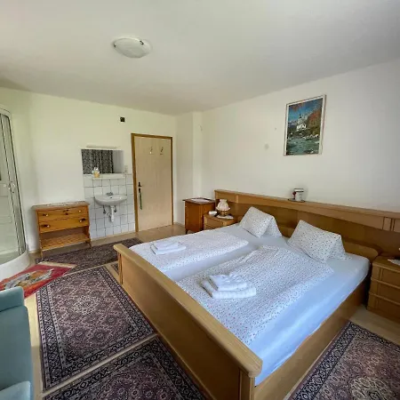 Haus Schwarzenbach Appartamento